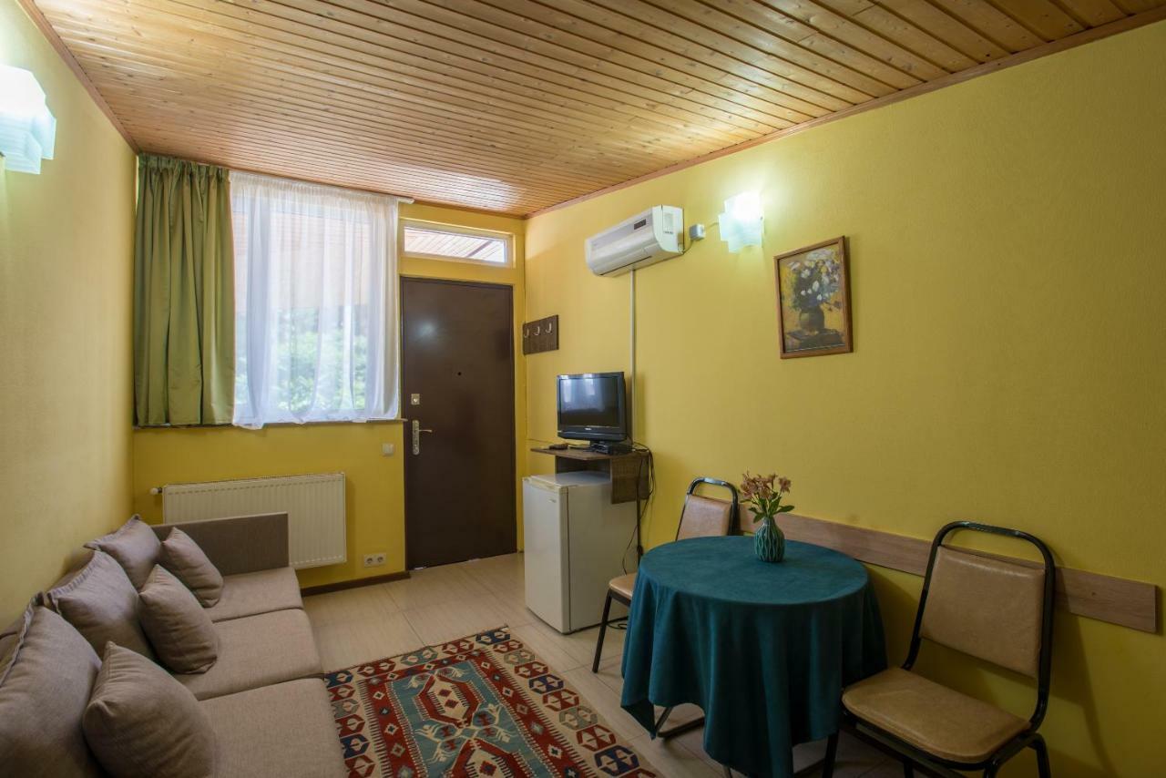 Accent Hotel Tbilisi ภายนอก รูปภาพ
